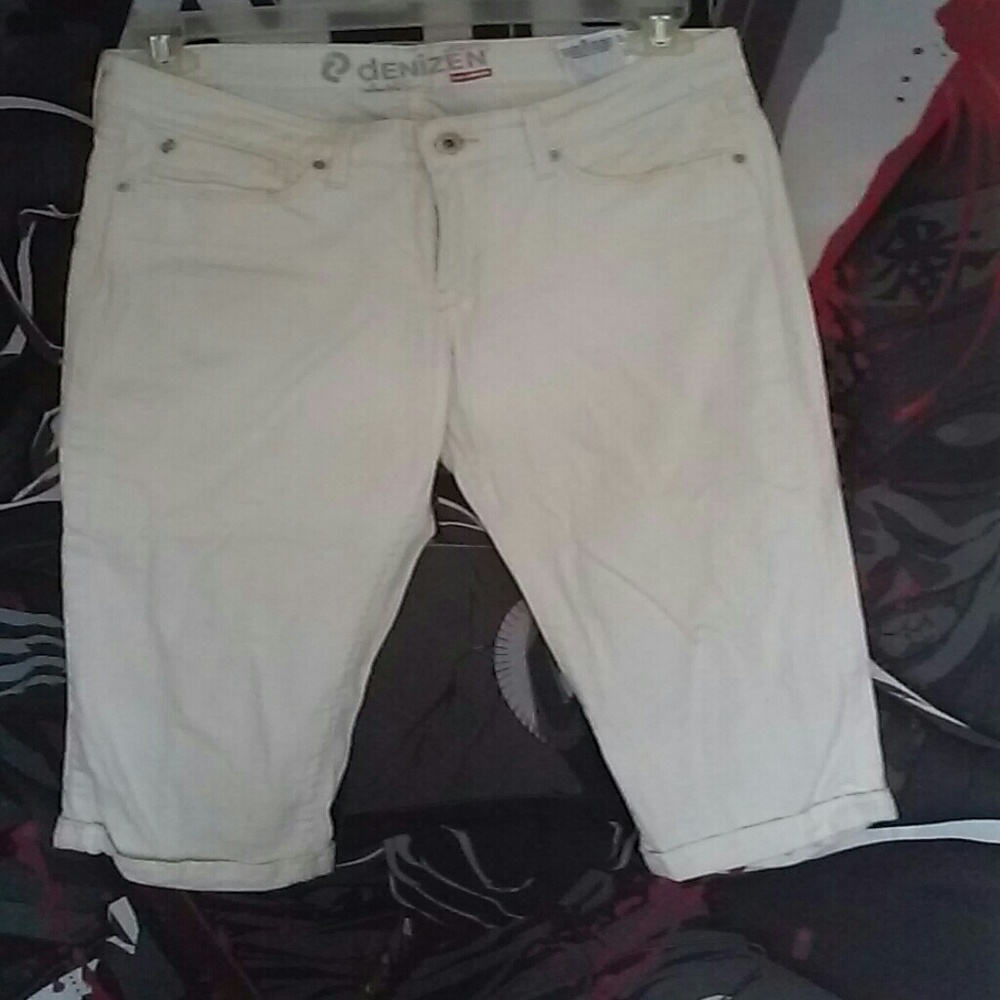 Denizen by Levi's Capri stretch jeans BRAND NEW